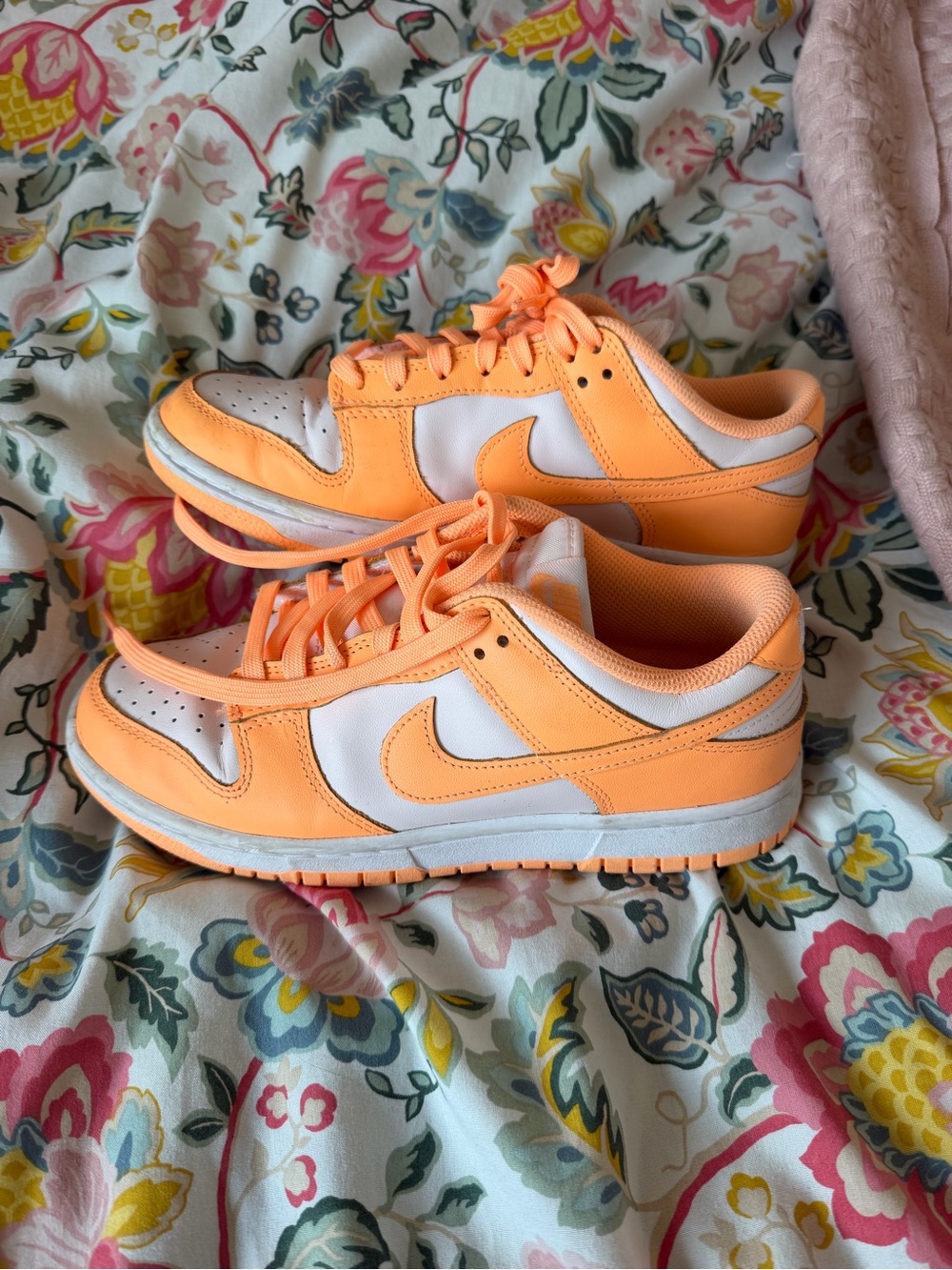 Nike Dunks - Picture 2 of 4